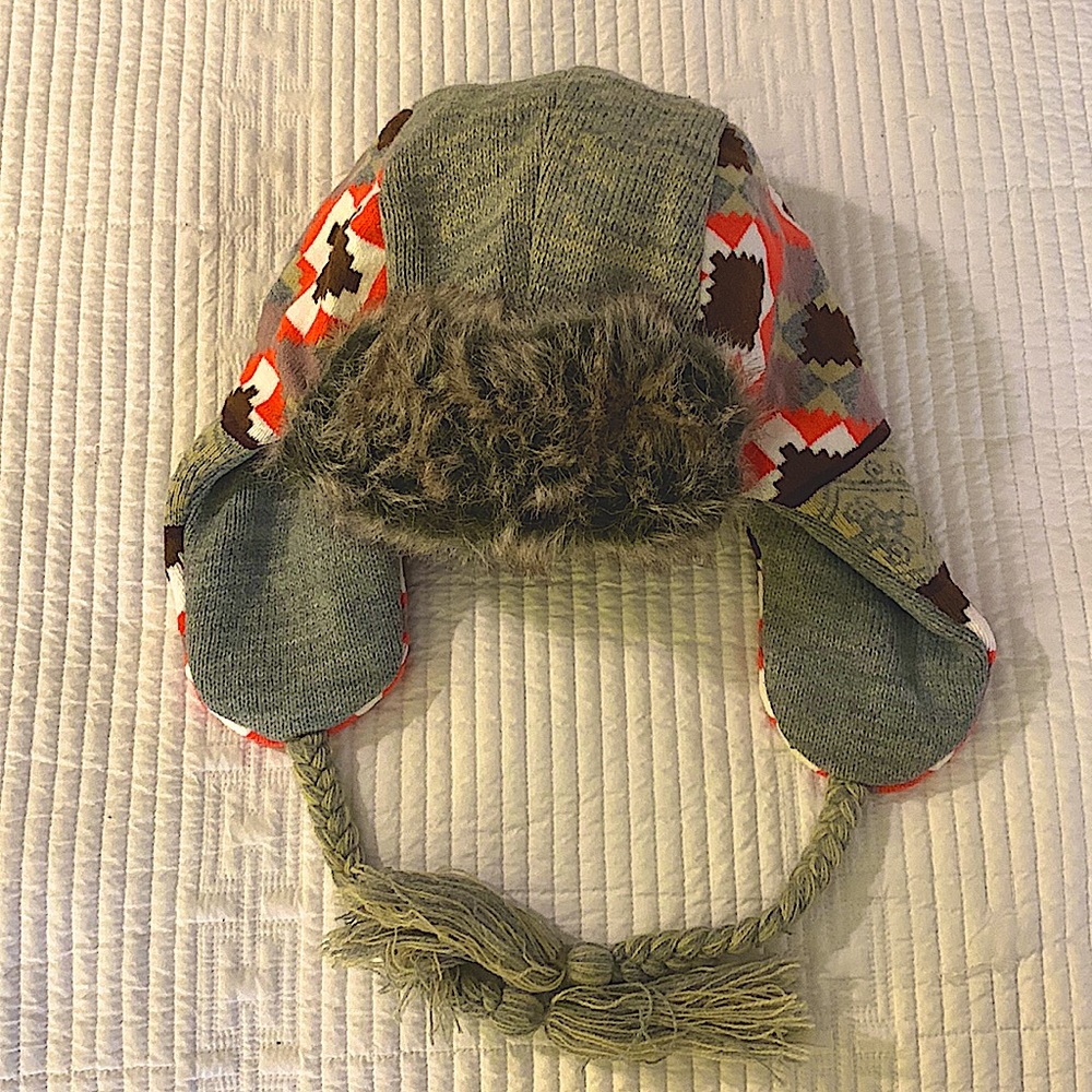 Mixed geometric mixed  carpet patterned knit trapper hat with faux fur trim - Picture 3 of 12